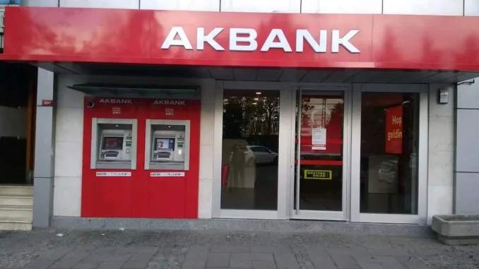 Akbank Çalışanları, Günlük Yemek Ücreti 500 TL’ye Yükseldi Akbank Çalışanları, Günlük Yemek Ücreti 500 TL’ye Yükseldi