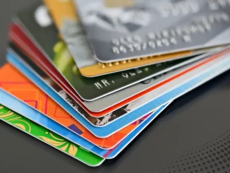 Kredi Kartı Kullanmak, Kredi Puanını Düşürüyor mu? Uzmanlar Yanıtladı